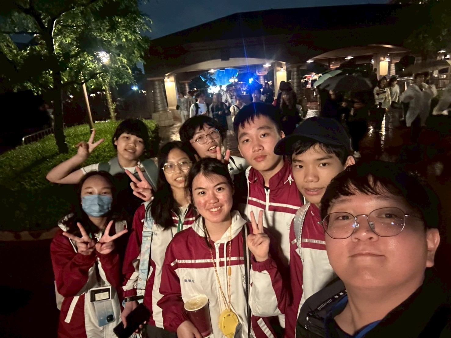 LINE_ALBUM_Day 4 DisneySea_250604_30.jpg